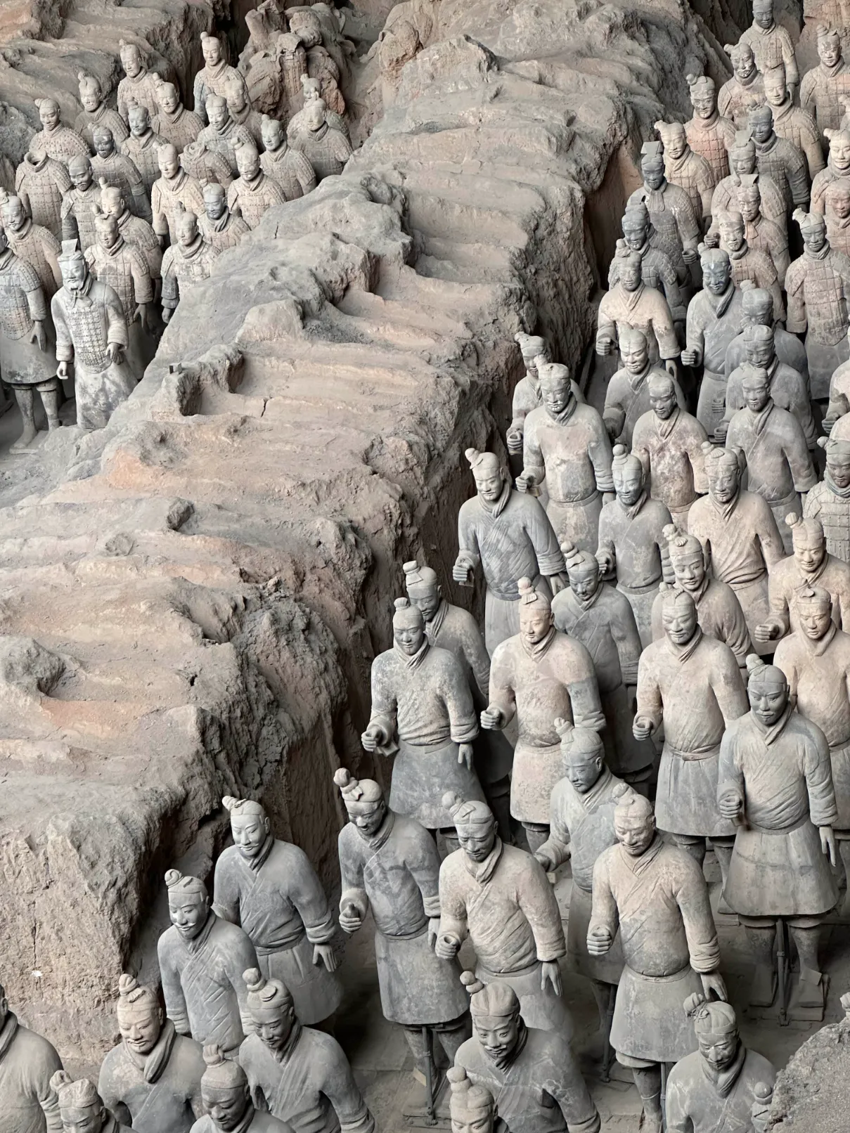 Terracotta Warriors front view in rows