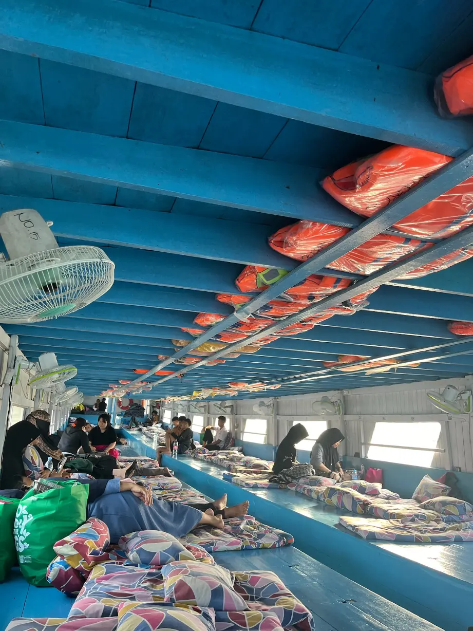 Mahakam public boat