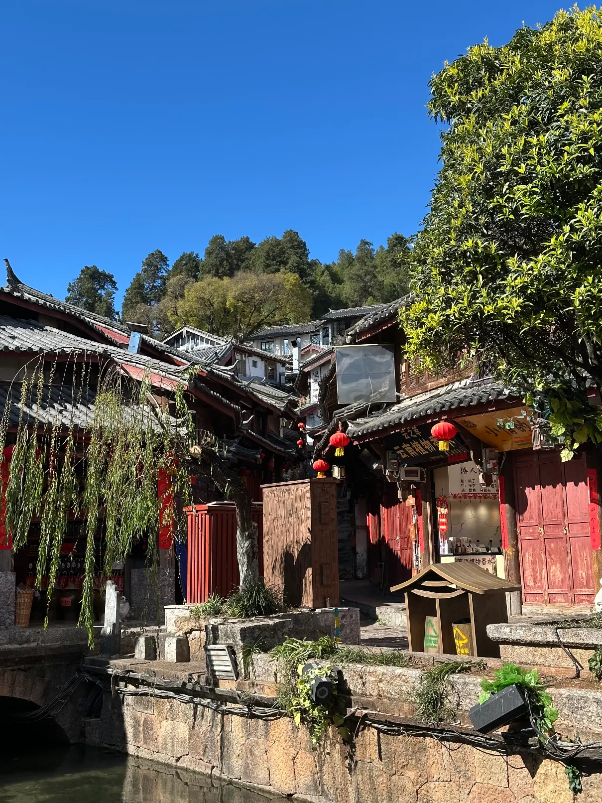 Ancient city buildings
